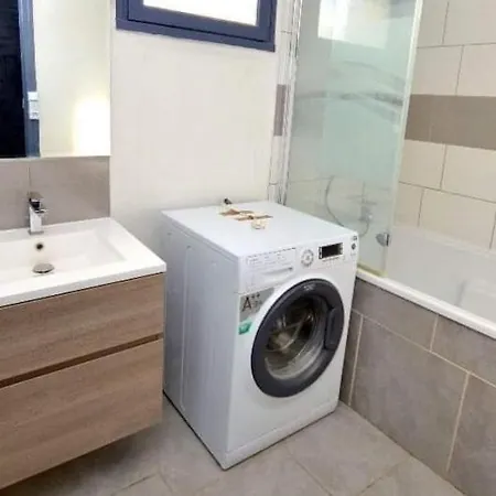 Apartment 2 Chambres, Avec Parking ! *