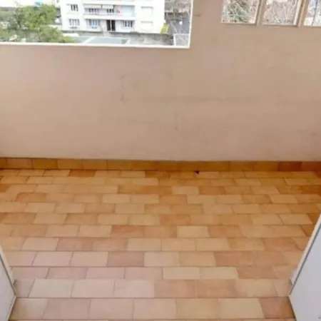 Apartment 2 Chambres, Avec Parking !